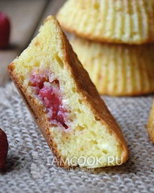 Творожные кексы с клубникой