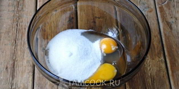 творожные кексы с клубникой