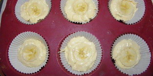 творожные кексы с шоколадом и бананом