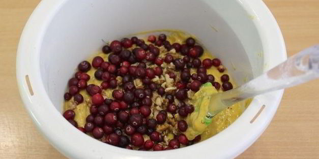 тыквенный кекс с клюквой и грецким орехом