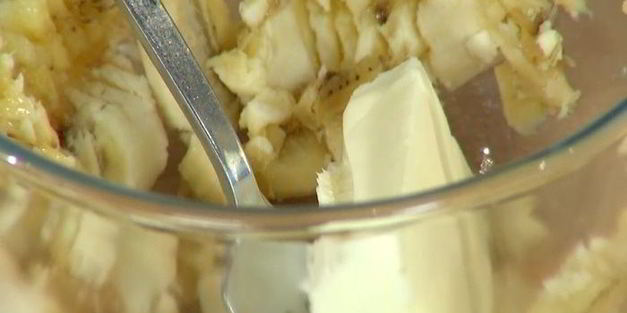 банановый хлеб с грушами и орехами