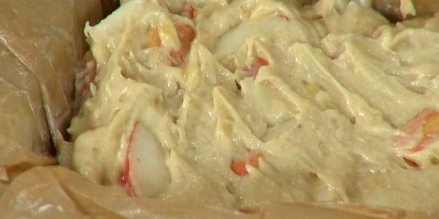 банановый хлеб с грушами и орехами