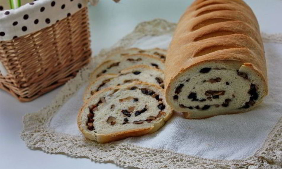 Рецепт батон с оливками и грецкими орехами