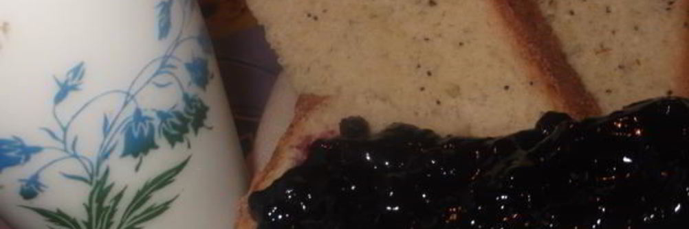 Белый хлеб на ряженке