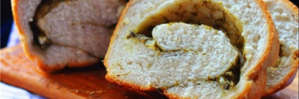 Чесночный хлеб-рулет