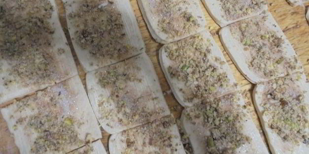 хлеб-гармошка с ореховой начинкой пахлава