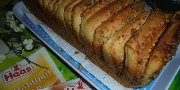 хлеб-гармошка с ореховой начинкой пахлава