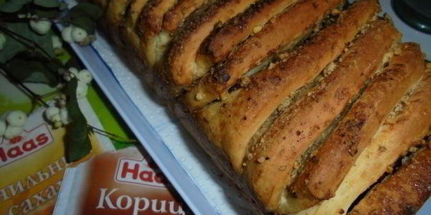 хлеб-гармошка с ореховой начинкой пахлава