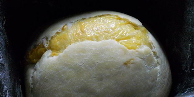 хлеб на рассоле с сыром и чесноком в хлебопечке