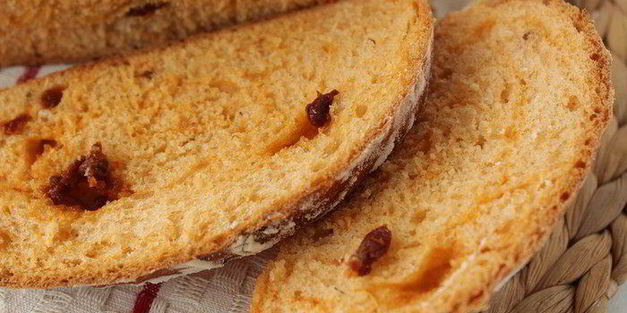 хлеб с вялеными помидорами