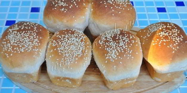 клюквенный хлеб с кунжутом