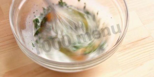 корзиночки из тостового хлеба с колбасой и сыром