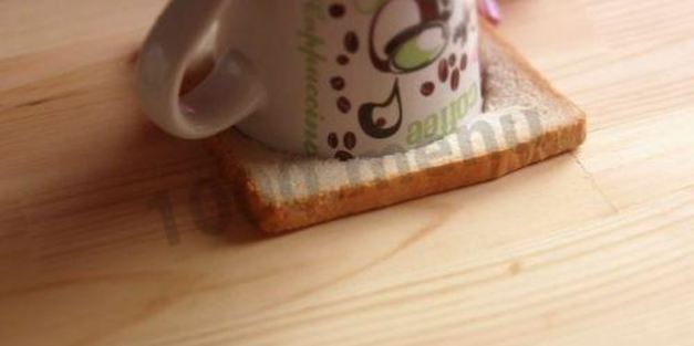 корзиночки из тостового хлеба с колбасой и сыром