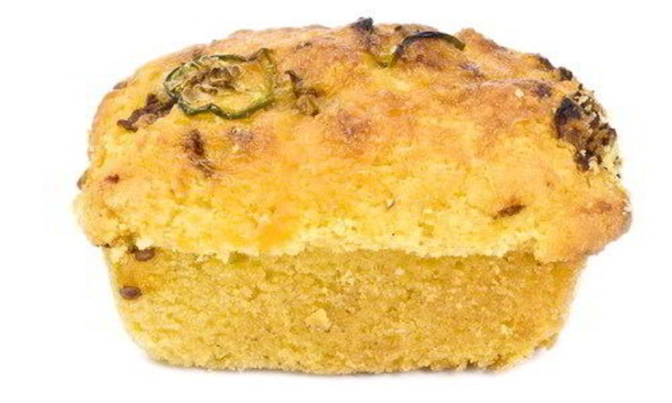 Рецепт кукурузный хлеб с чеддером, халапеньо и зеленым луком