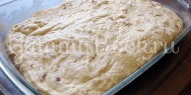 луковый хлеб с беконом