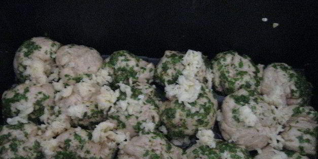 обезьяний хлеб с травами и чесноком