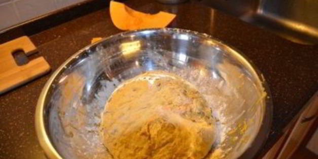 оливковый хлеб с тыквой и семечками