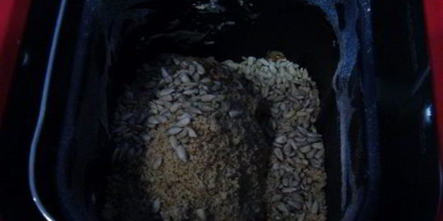 ореховый хлеб с семечками