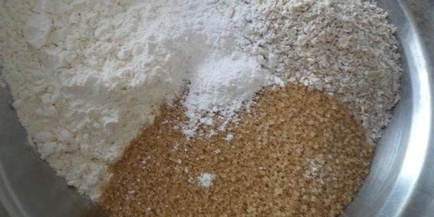 овсяно-кокосовые сконы со смородиной