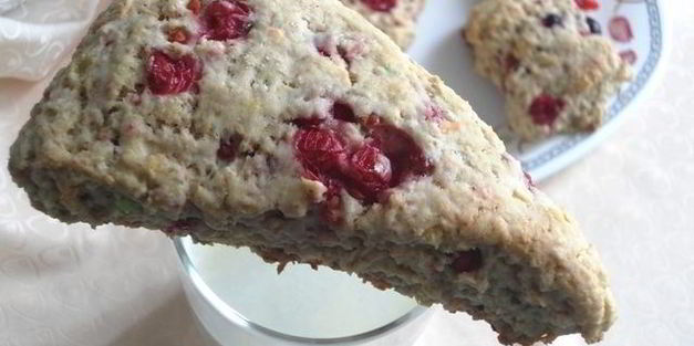 овсяно-кокосовые сконы со смородиной