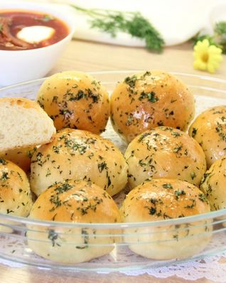 Пампушки с чесноком к борщу