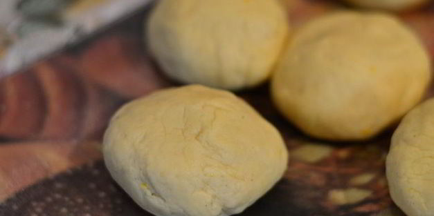 пасхальный плетеный сладкий хлеб шесть волокон