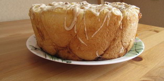 сдобный хлеб с персиком и карамелью