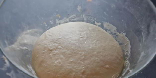 сладкий итальянский хлеб с виноградом