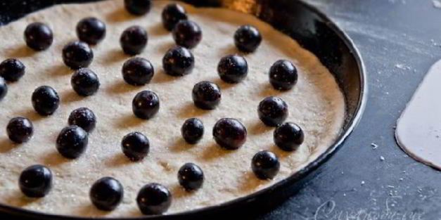 сладкий итальянский хлеб с виноградом