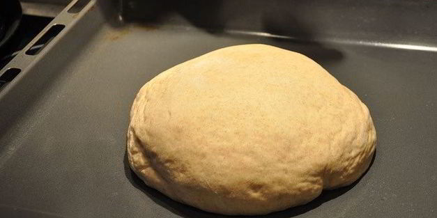 цельнозерновой хлеб с чесноком и тыквенными семечками