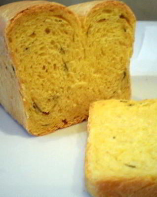 Тыквенный хлеб с зеленым луком