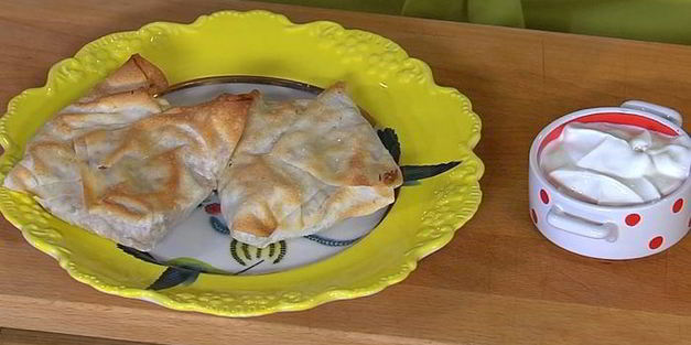 конвертики из фило с запеченными яблоками