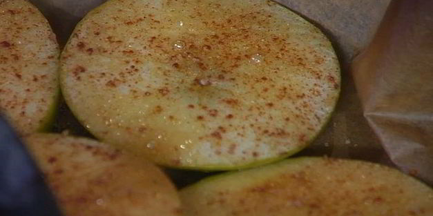 конвертики из фило с запеченными яблоками