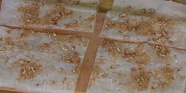 конвертики из фило с запеченными яблоками