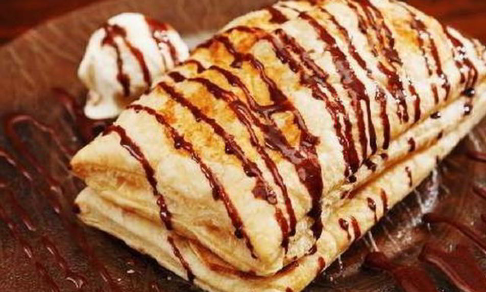 Рецепт конвертики из слоеного теста с мороженым