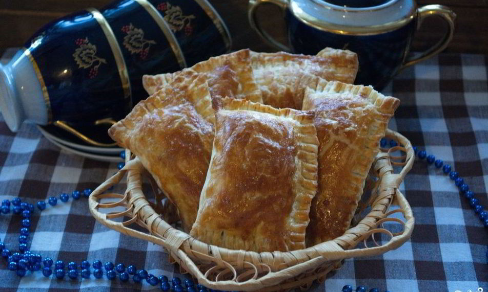 Рецепт конвертики из слоеного теста