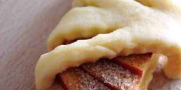 конвертики с яблоками из творожного теста