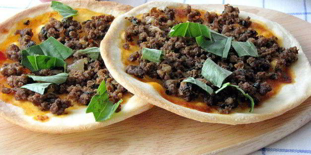 аджарские лепешки с бараниной