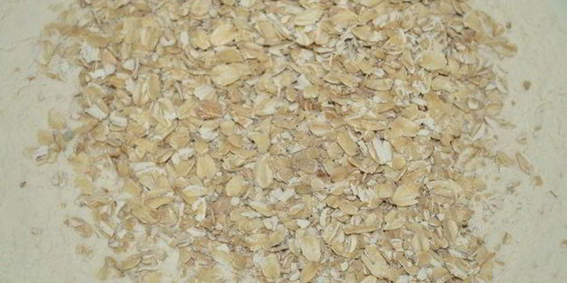 бездрожжевая кефирная лепешка с фундуком и черносливом