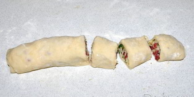 быстрые лепешки с колбасой и сыром