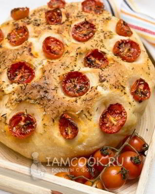 Фокачча с черри и прованскими травами