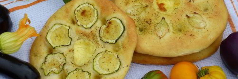 Фокачча с цукини и репчатым луком