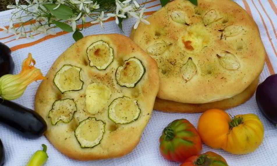 Рецепт фокачча с цукини и репчатым луком
