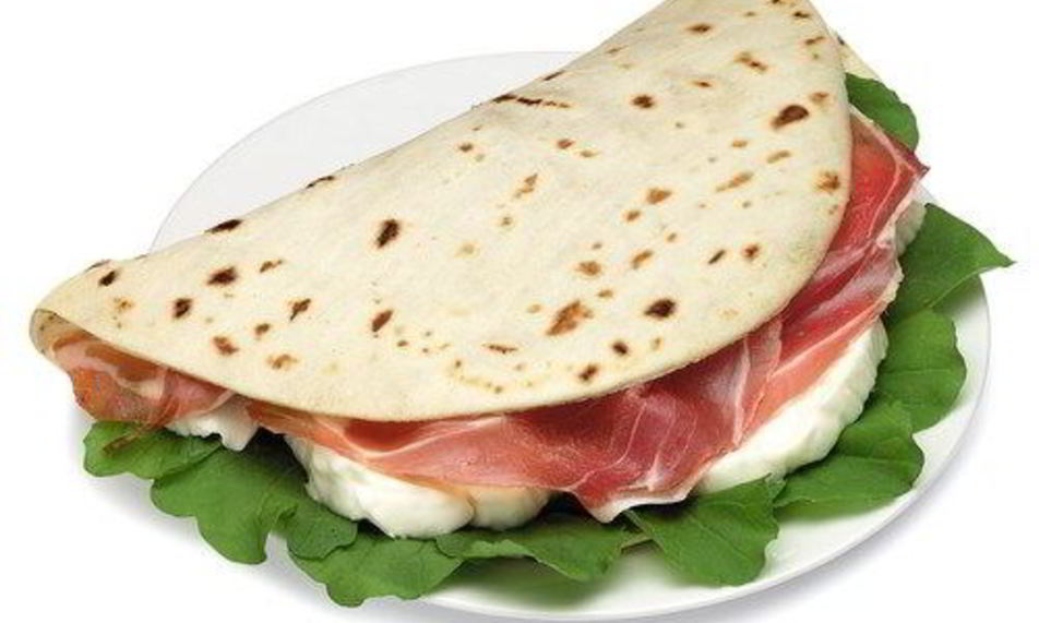 Рецепт итальянские лепешки с сыром, прошутто и рукколой на гриле