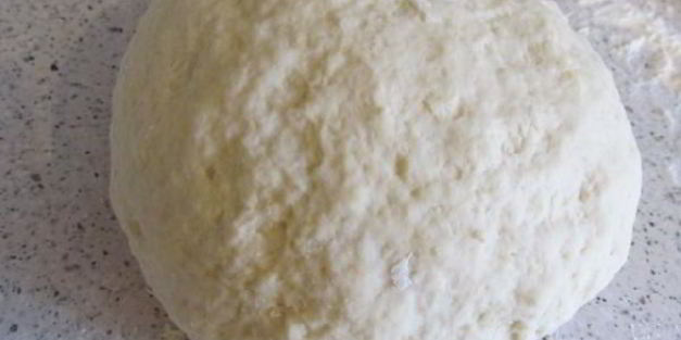 картофельная фокачча с томатами и чесноком