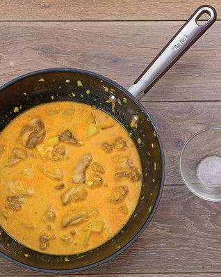 Курица карри с лепешками ротти