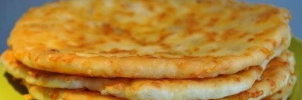 Лепешка из сулугуни на сковороде