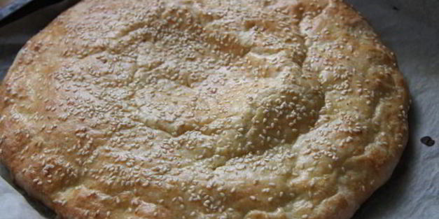 лепешка из творожного теста с сыром