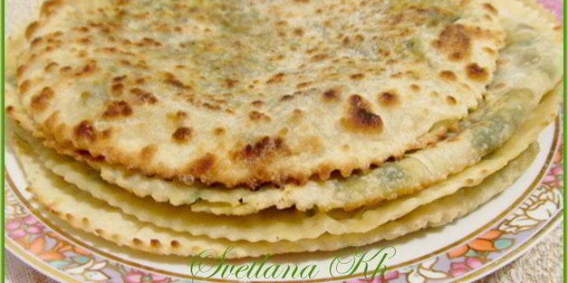 лепешки по-дунгански с мясом и зеленью