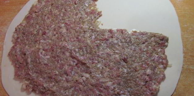 лепешки с фаршем на сковороде